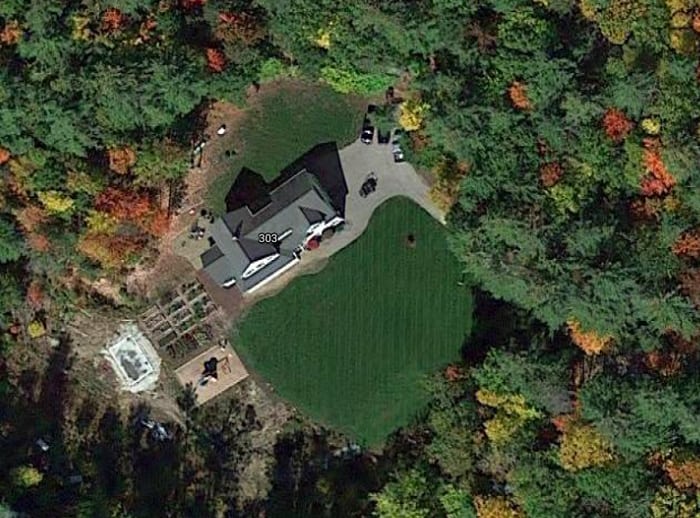 measuring lawn using satellite image